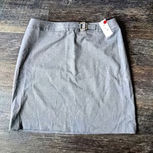 🔖LOFT grey work skirt w/ front buckle, size 10P